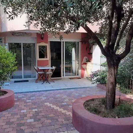 Apartment Avec Jardin *