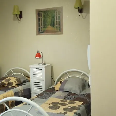 Avec Jardin Apartment *